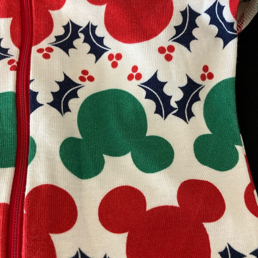 ❤️DiSNEY CHRISTMAS PJS - Picture 2 of 5